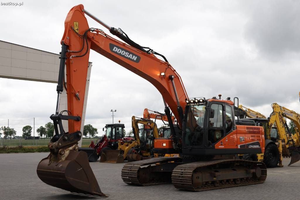 Doosan dx 225 lc-5 Koparka gąsienicowa 62 000 €