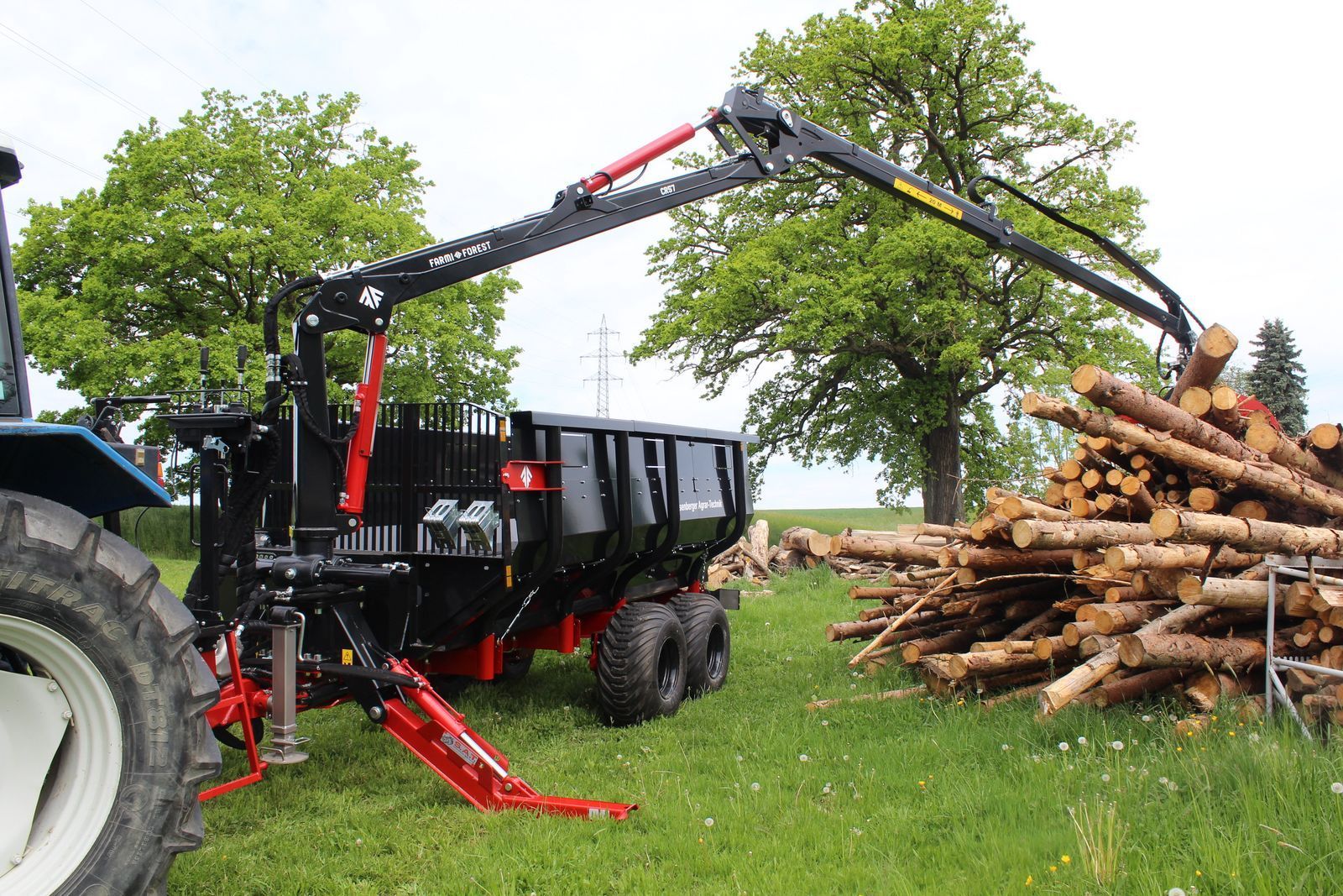 E-FARM: FARMI rückewagen 12to-7,20m kran - astwanne hardox - Lesnický přívěs - id JVXPTQX - 28 250 € - Rakousko
