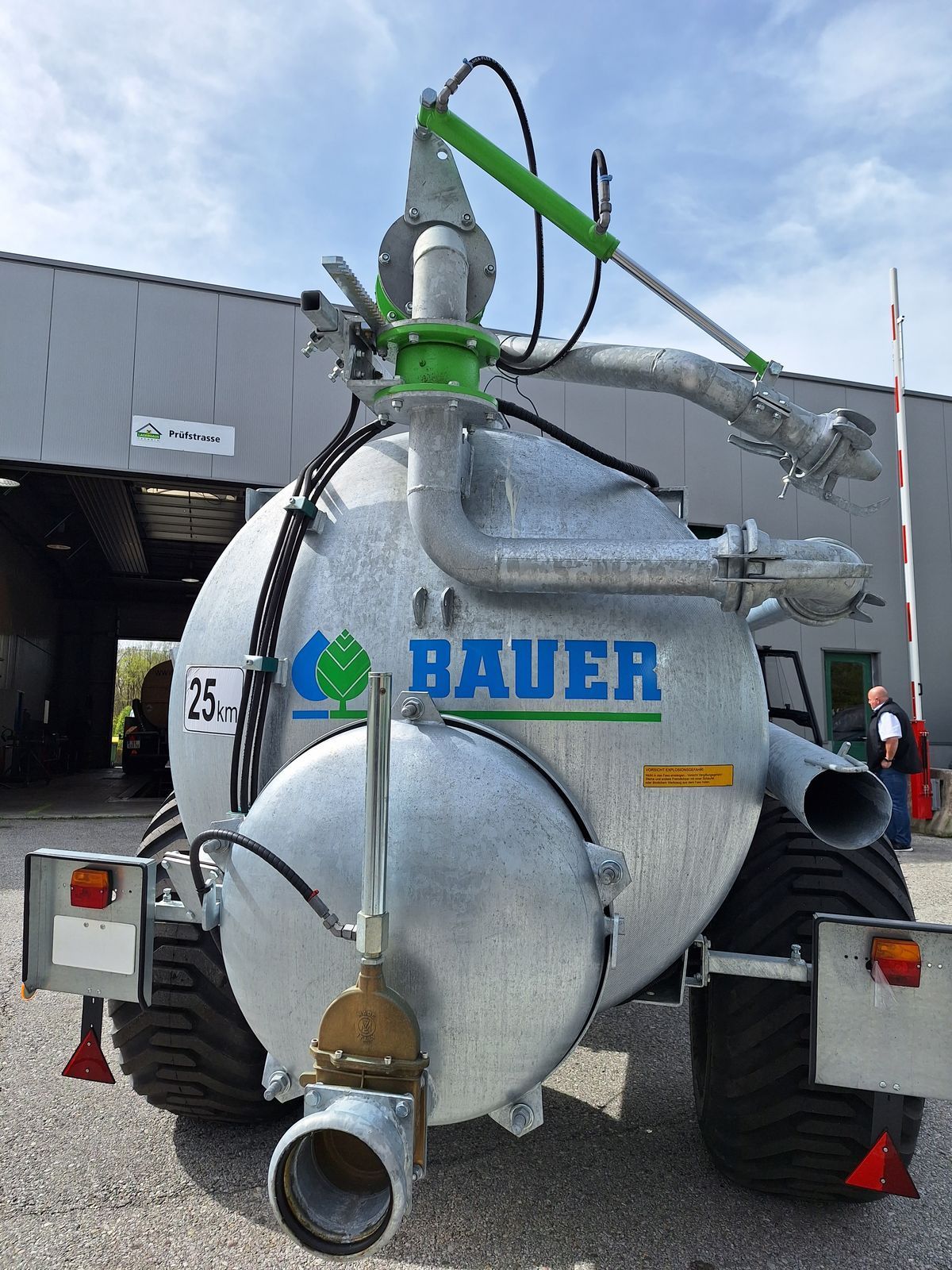 Bauer k 63 Tanker €28,484