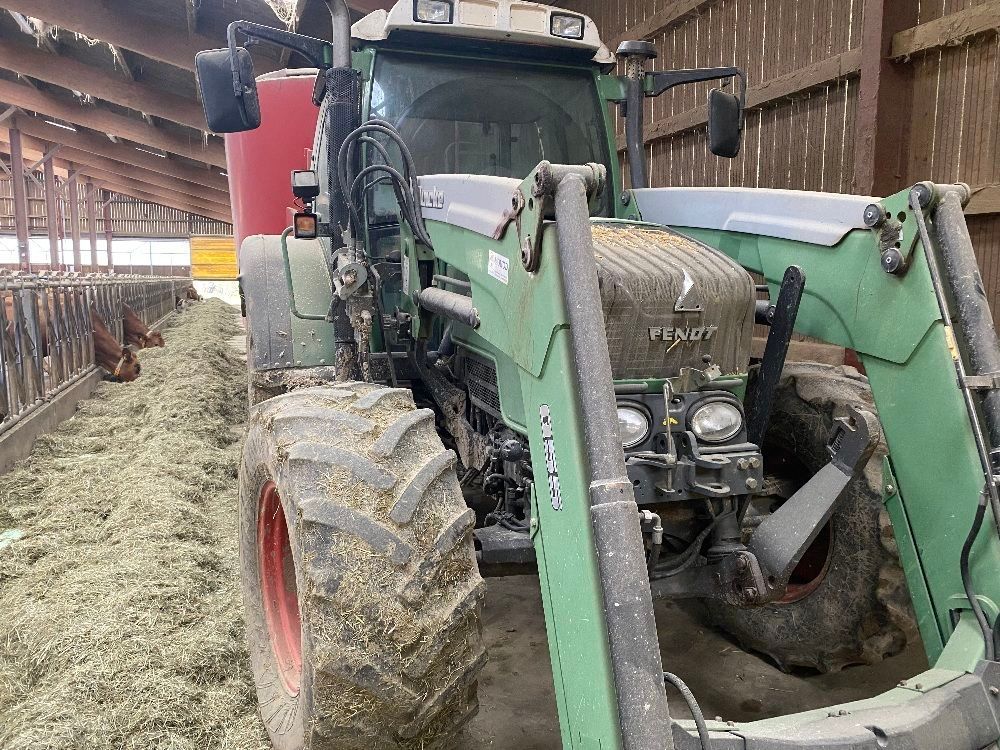 E-FARM: Fendt 312 Vario Power - Traktor - id 9PTIMIS - 44.000 € - Baujahr: 2012 - Abgelesene Motorstunden: 8.200,Motorleistung (PS): 120,Frankreich