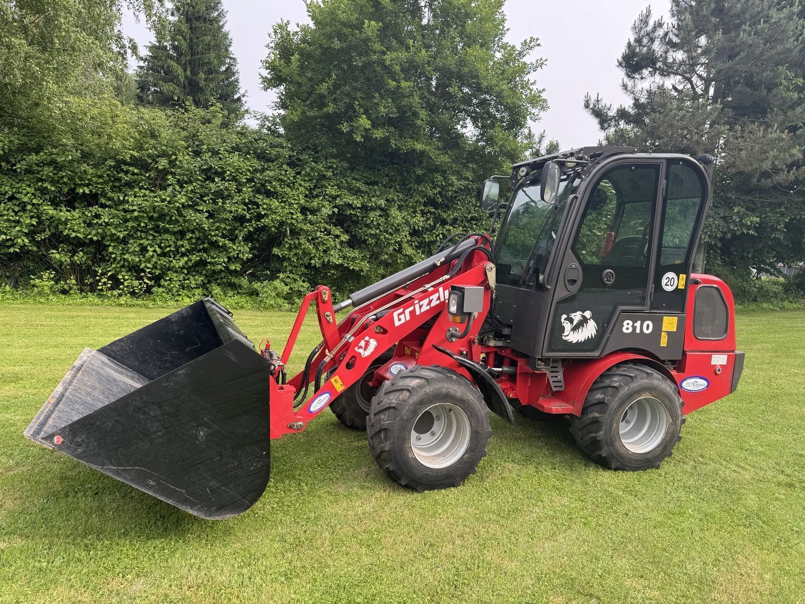 E-FARM: grizzly 810 - Ładowarka kołowa - id BMFAX5M - 23 000 € - Rok produkcji: 2022 - Motogodziny: 367,Moc silnika: 25,Austria