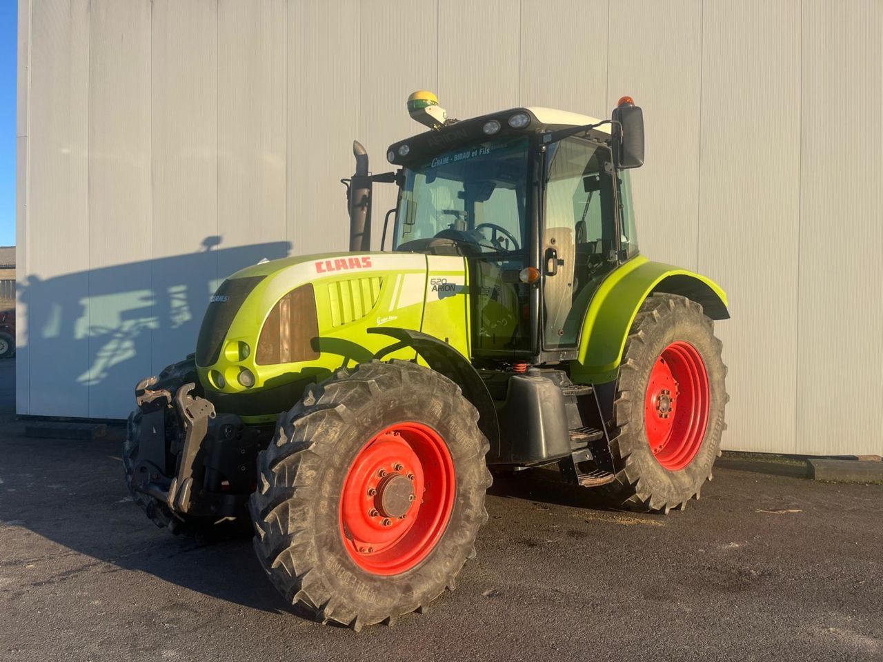 Claas Arion 620 Tractor €43,800