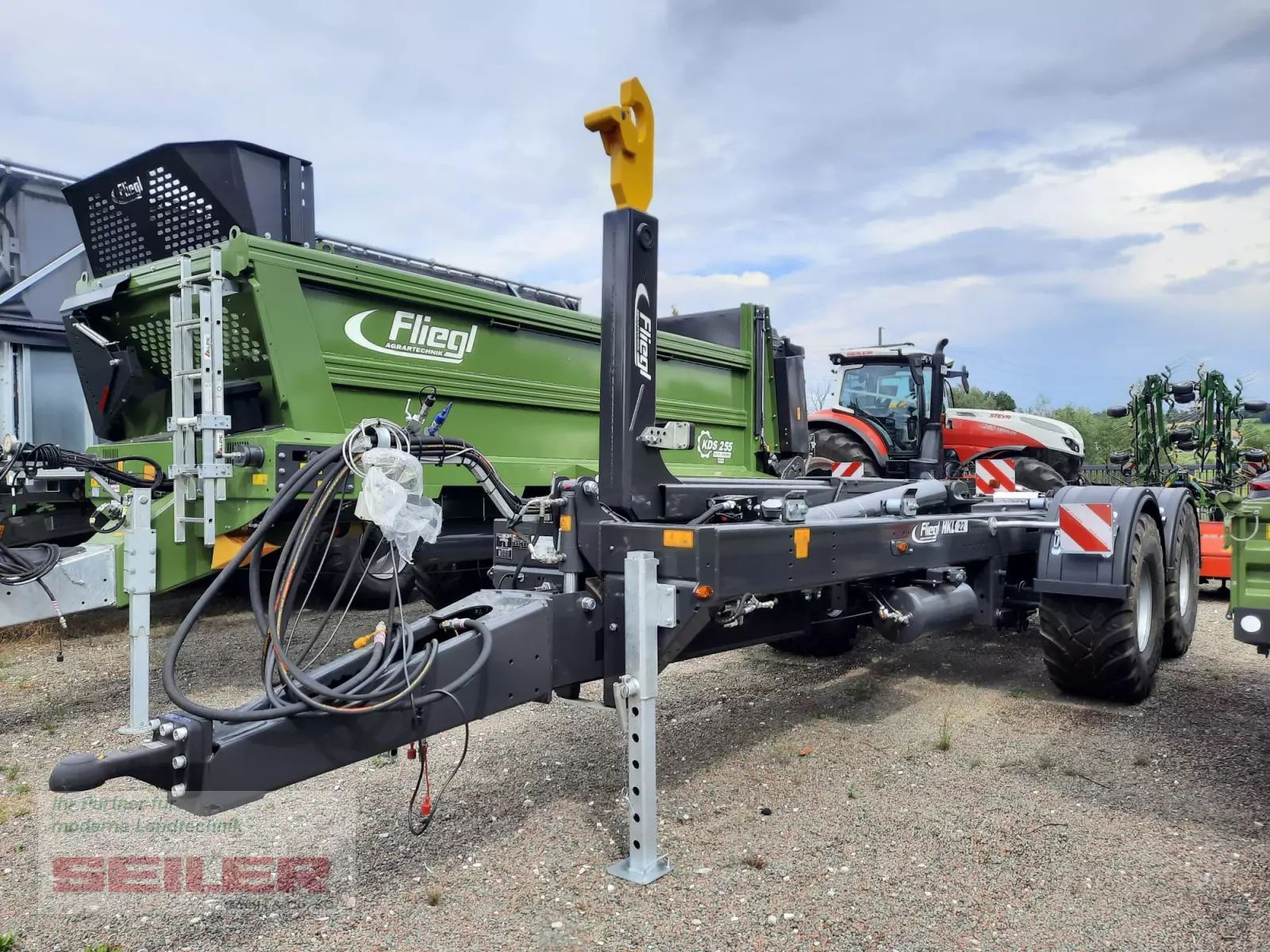 E-FARM: Fliegl HKL 22 - Motor vehicle - id MVTN8UF - €45,900 - Year of construction: 2025 - Germany
