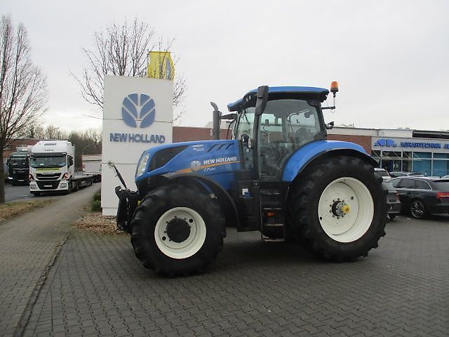 E-FARM: New Holland T7.230 - Traktor - id C4HGV83 - 100.420 € - Produktionsår: 2020 - Motortimer: 4.830,Motoreffekt (HP): 216,Tyskland