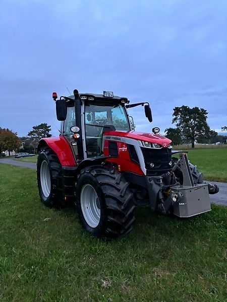 E-FARM: Massey Ferguson 6S.155 - Traktor - id KTEWPZF - 95 500 € - Rok produkcji: 2023 - Motogodziny: 850,Moc silnika: 155,Niemcy