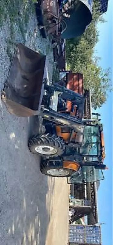 E-FARM: Renault Ares 550 RZ - Traktor - id UYN2VEU - 24.500 € - Baujahr: 2006 - Abgelesene Motorstunden: 8.600,Frankreich
