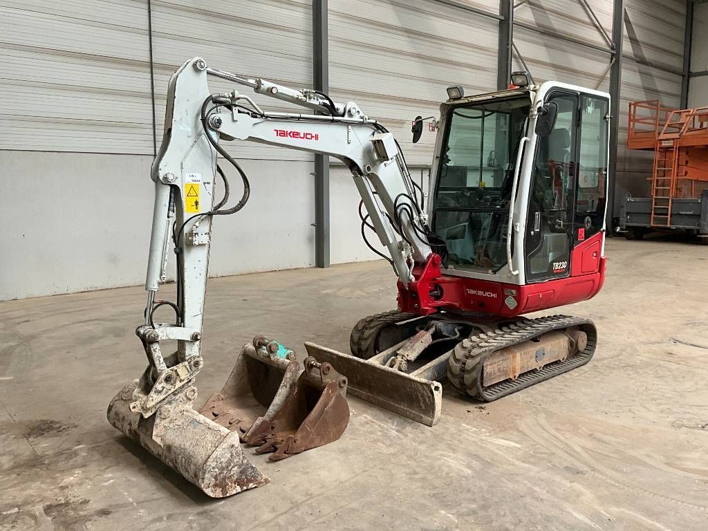 Takeuchi TB 230 Minibagger 18.750 €