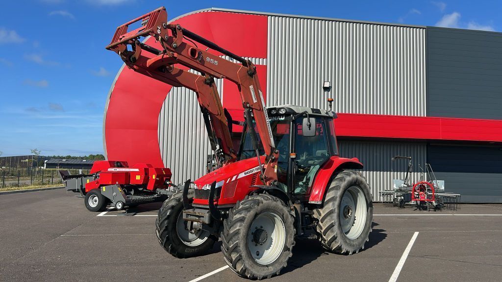 Massey Ferguson 6455 Tractor €43,000