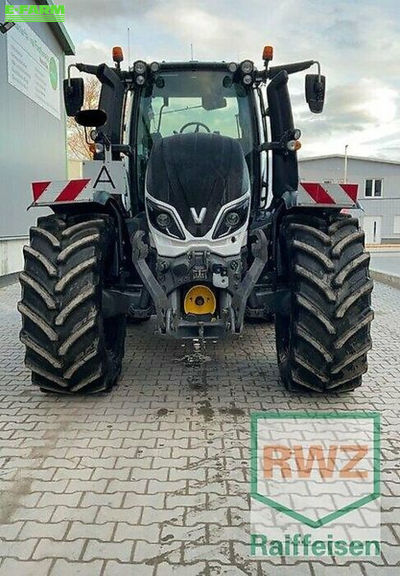 E-FARM: Valtra T254 - Tractor - id K9UZRGR - €75,600 - Year of construction: 2020 - Engine hours: 6,600,Engine power (HP): 256,Germany