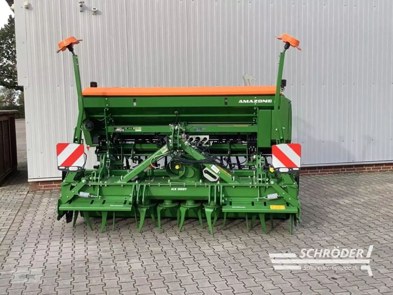E-FARM: Amazone KX 3001 - Kombinacja uprawowo-siewna - id 2ABNHLQ - 42 000 € - Rok produkcji: 2022 - Niemcy