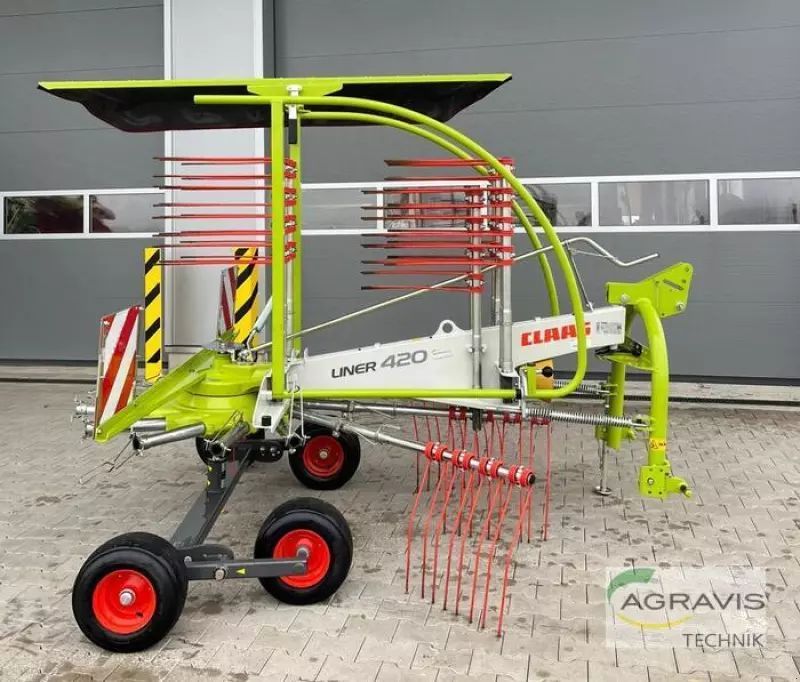 Claas Liner 420 Rake €7,900