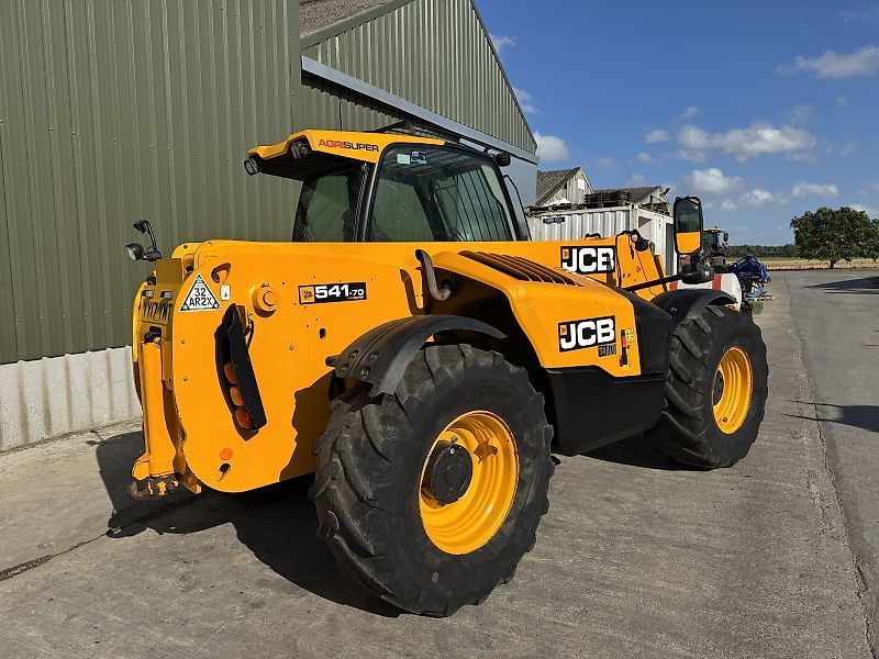 E-FARM: JCB 541-70 AGRI Super - Телескопичен товарач - id UFJUGT1 - 33 432 € - Година на построяване: 2017 - Работни часове на двигателя: 7359,Обединеното кралство