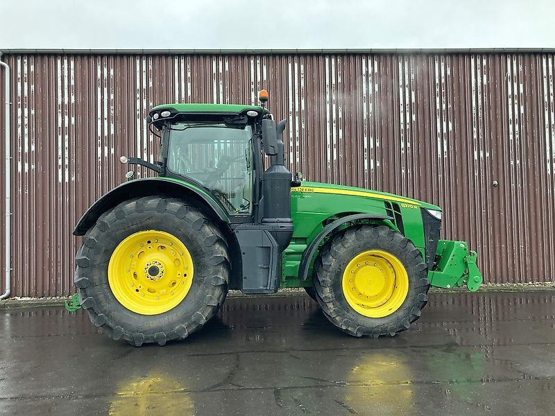 E-FARM: John Deere 8370 R - Tractor - id VUMCGVT - 221.181 € - Año: 2017 - Horas: 2400,Dinamarca