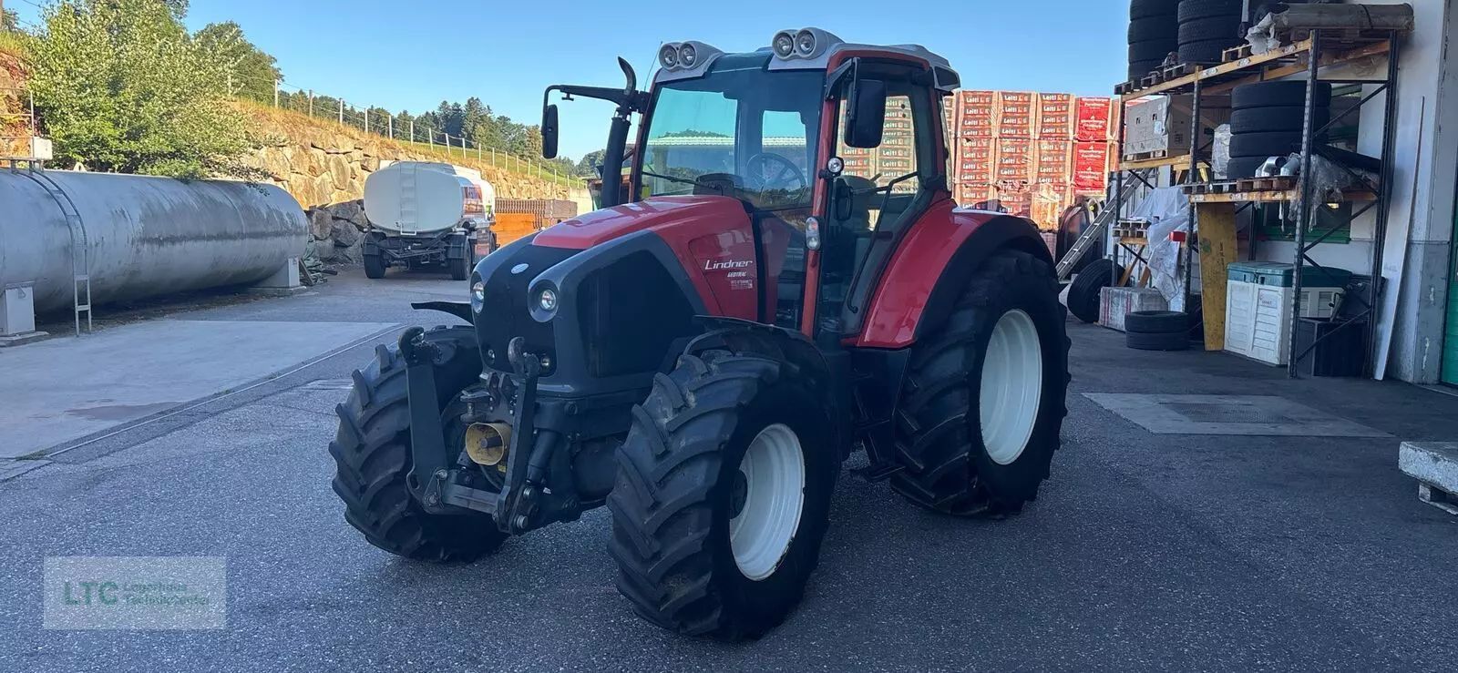 E-FARM: Lindner Geotrac 104 - Traktor - id PI246UA - 39.917 € - Baujahr: 2010 - Abgelesene Motorstunden: 6.350,Motorleistung (PS): 109,Österreich
