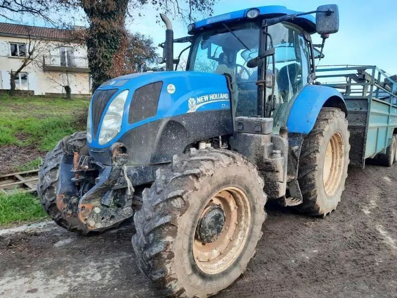 E-FARM: New Holland T7.170 - Tractor - id DIAE9KC - 39.000 € - Año: 2013 - Horas: 6500,Francia