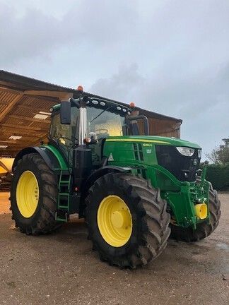 John Deere 6250 R Tractor €136,574