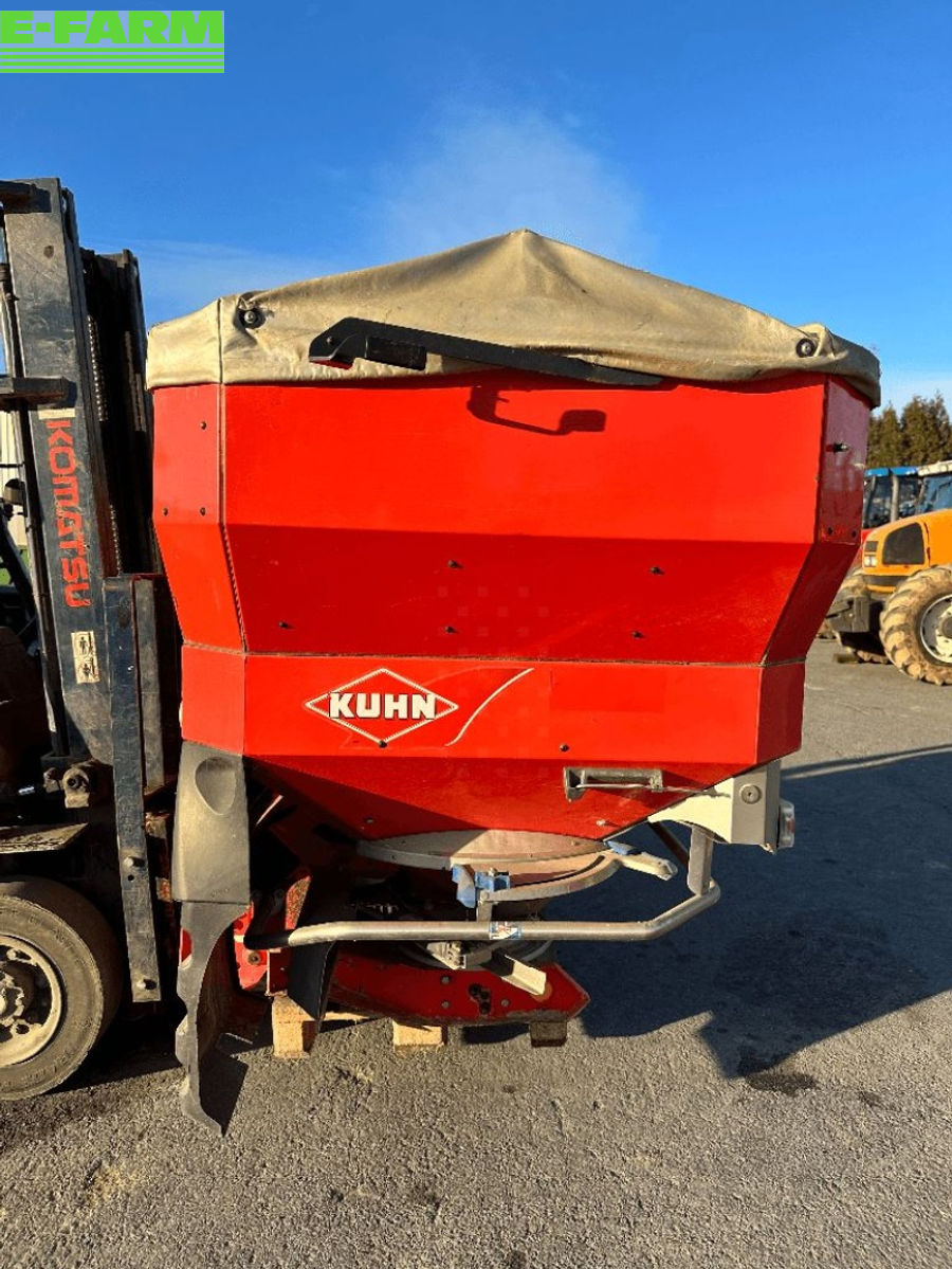 Kuhn axis 30.1 w fertilizer spreader