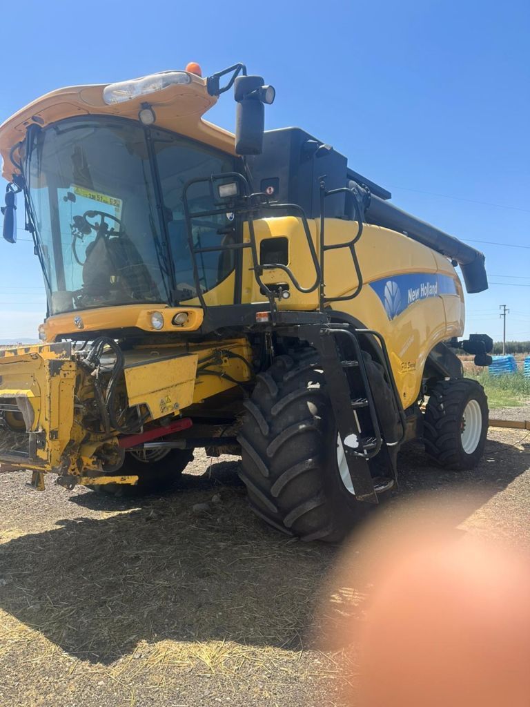 New Holland CX 8070 Mietitrebbia 90.000 €