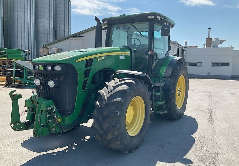 E-FARM: John Deere 8245 R - Tractor - id CGAQPHQ - 56.666 € - Año: 2010 - Horas: 1,Potencia del motor: 237,Austria