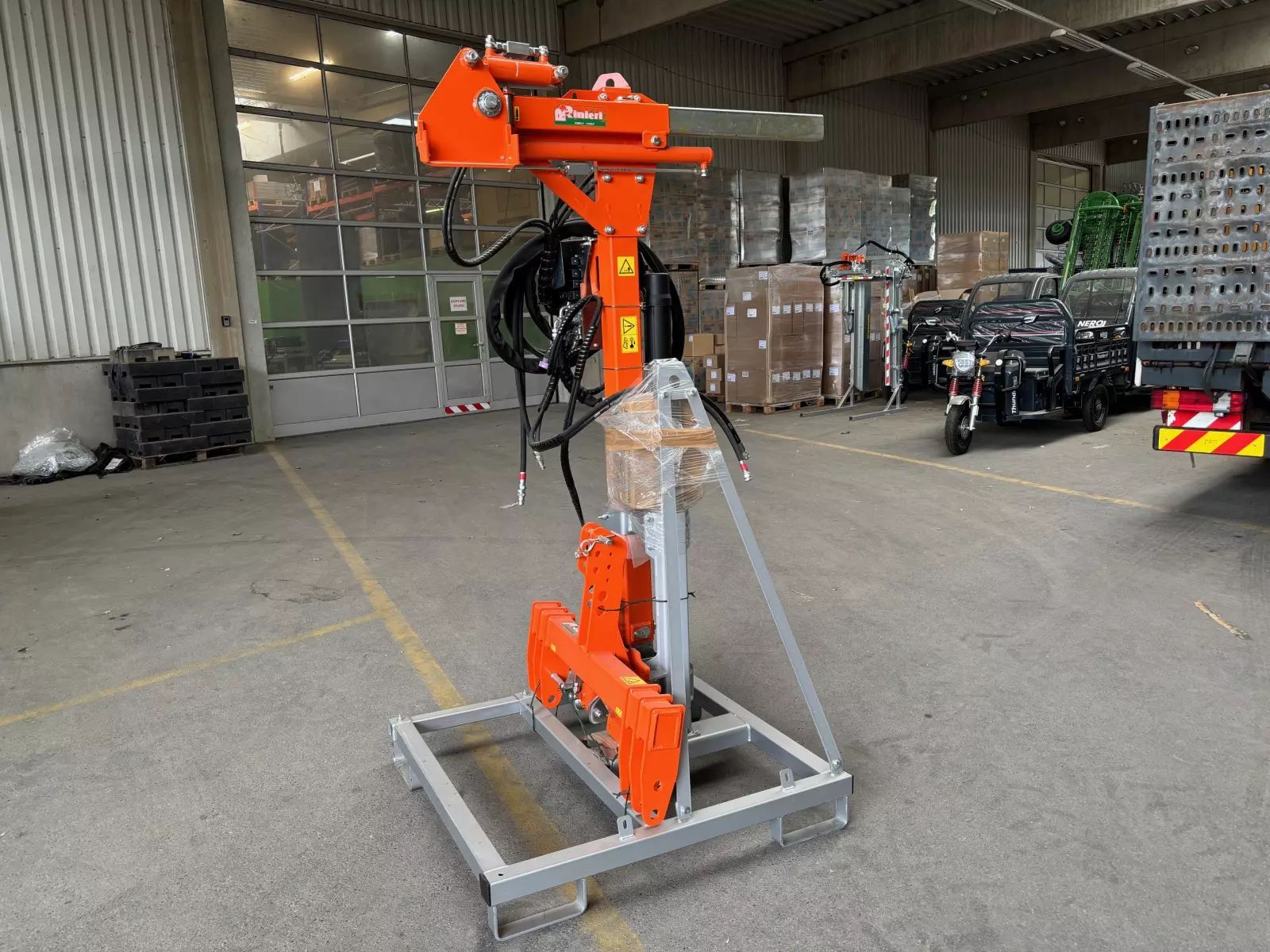 Rinieri hubmast tower 1 plus Orchard and vineyard equipment other €7,990