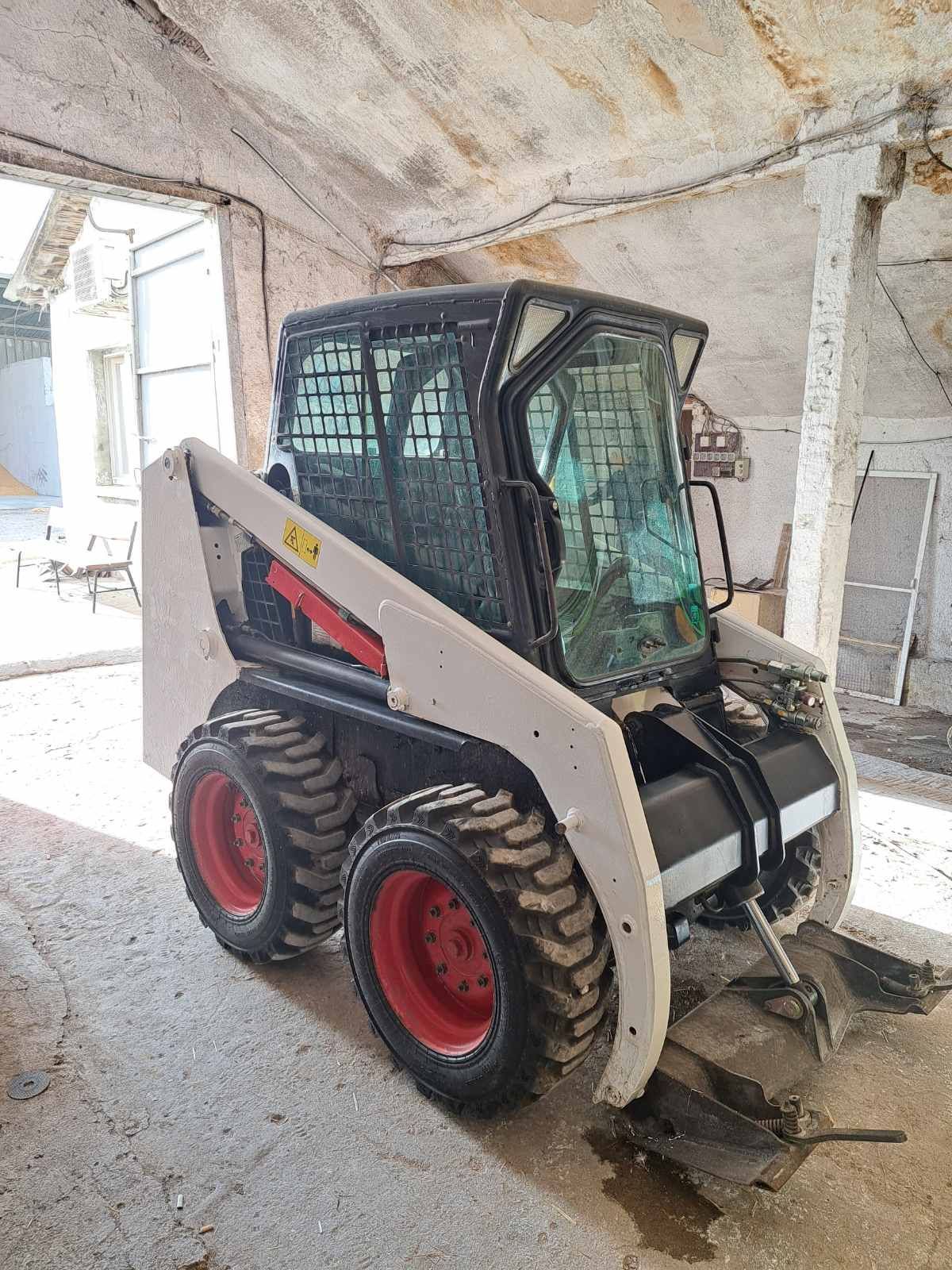 E-FARM: Bobcat S130 - Cargadora de dirección deslizante - id YUAH2VS - 17.500 € - Año: 2010 - Bulgaria