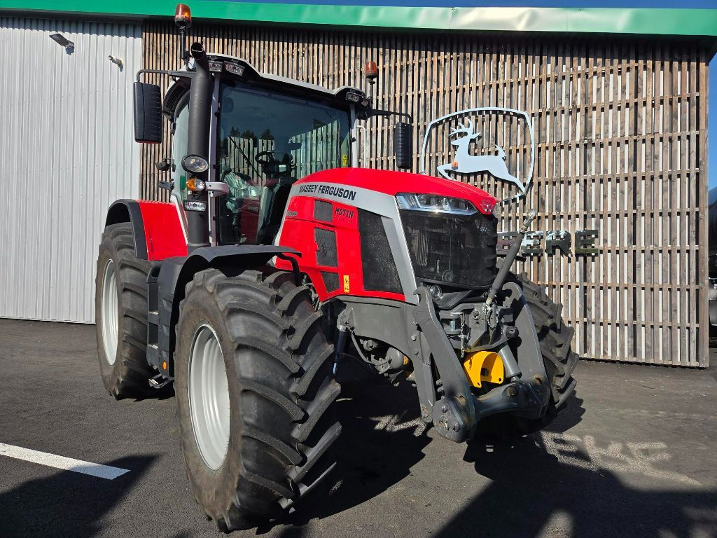 E-FARM: Massey Ferguson 8S.205 - Traktor - id Y8LSZXD - 130 000 € - Rok produkcji: 2024 - Motogodziny: 400,Moc silnika: 205,Francja