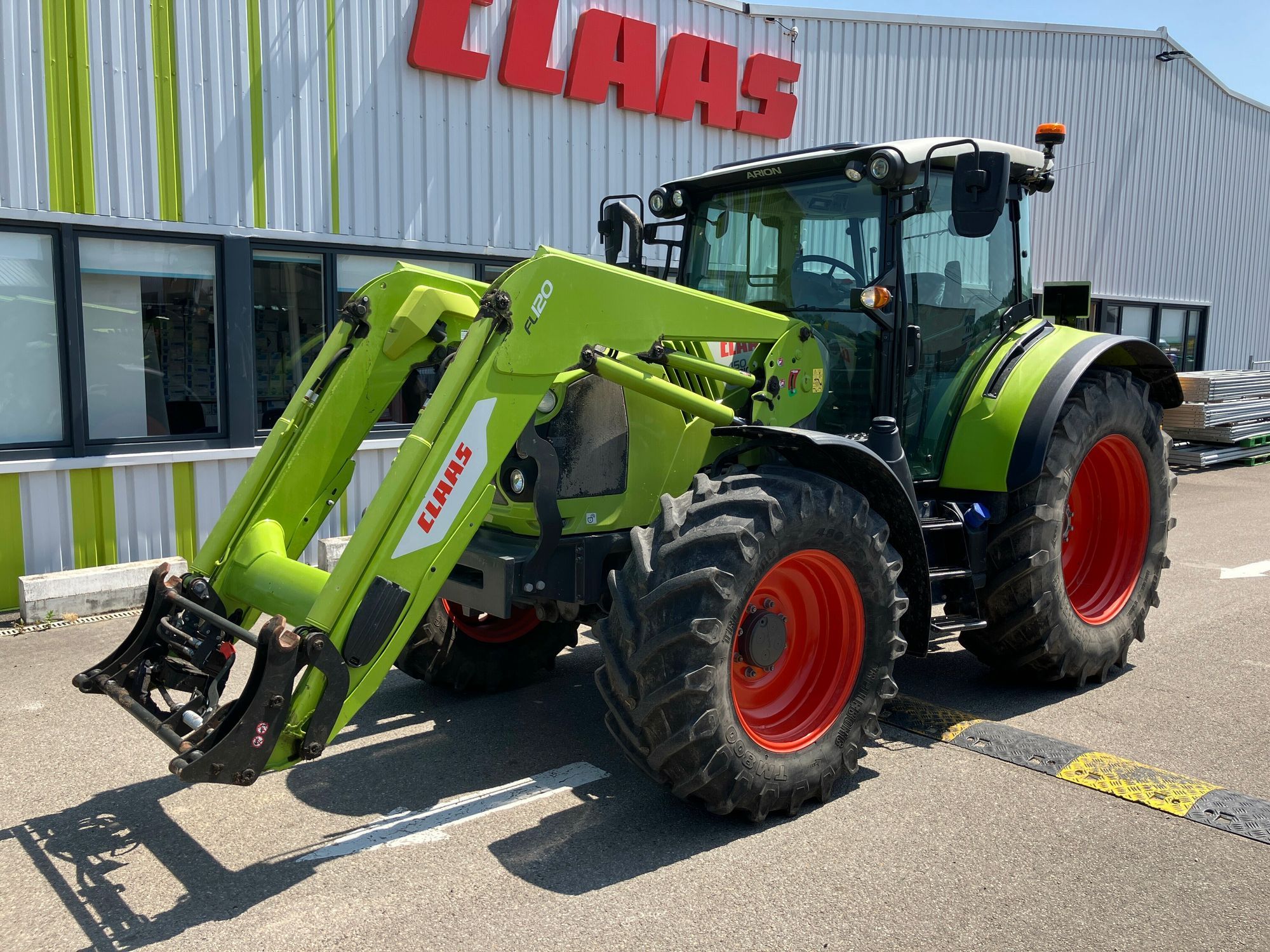 E-FARM: Claas Arion 450 - Traktor - id URENZZE - 86.000 € - Baujahr: 2021 - Abgelesene Motorstunden: 1.641,Motorleistung (PS): 130