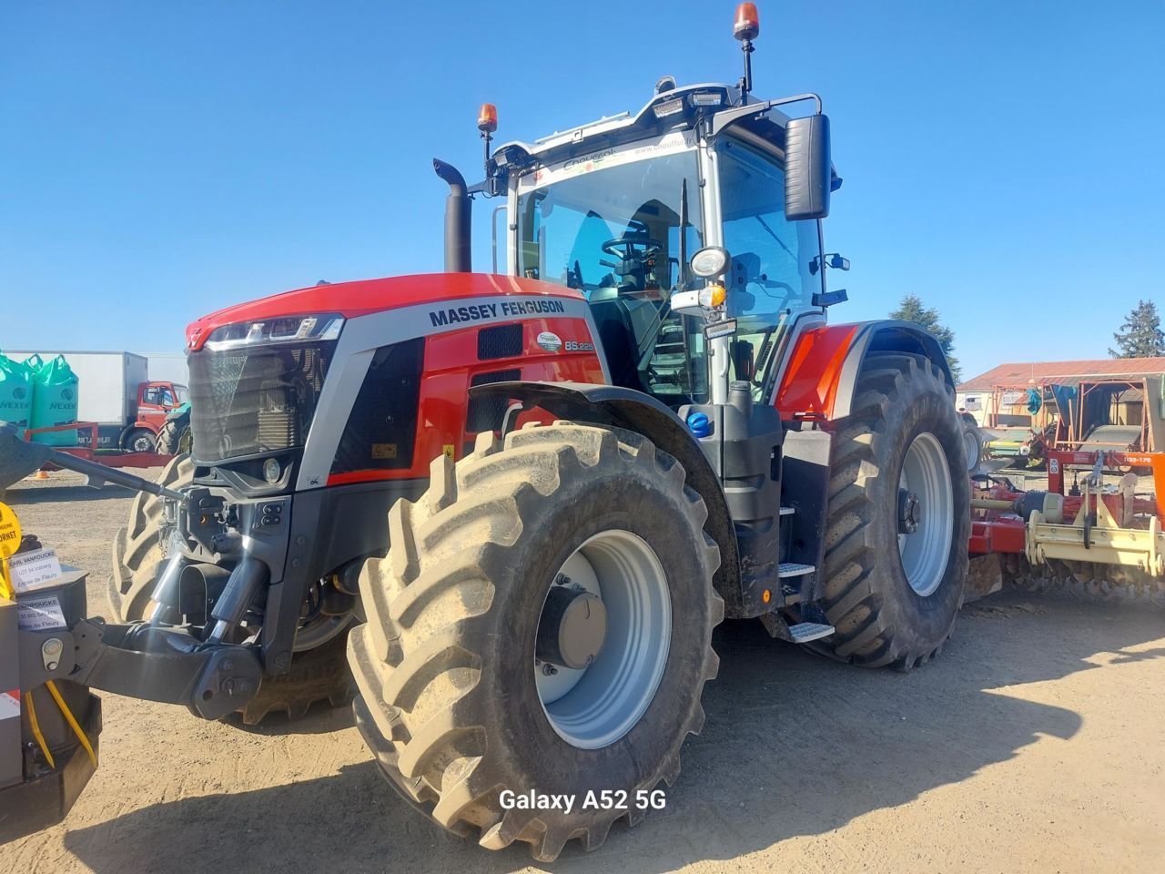 Massey Ferguson 8S.225 Tractor €119,500