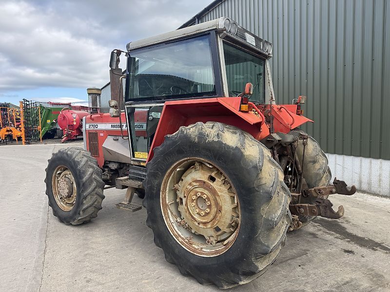 E-FARM: Massey Ferguson 2720 - Tractor - id 4MTG95J - 15.856 € - Año: 1982 - Horas: 6105,Potencia del motor: 147,Reino Unido