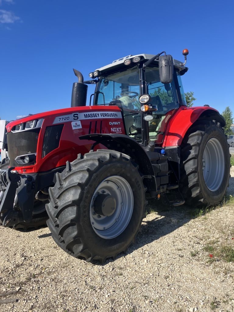 Massey Ferguson 7720 S Traktor 110 000 €