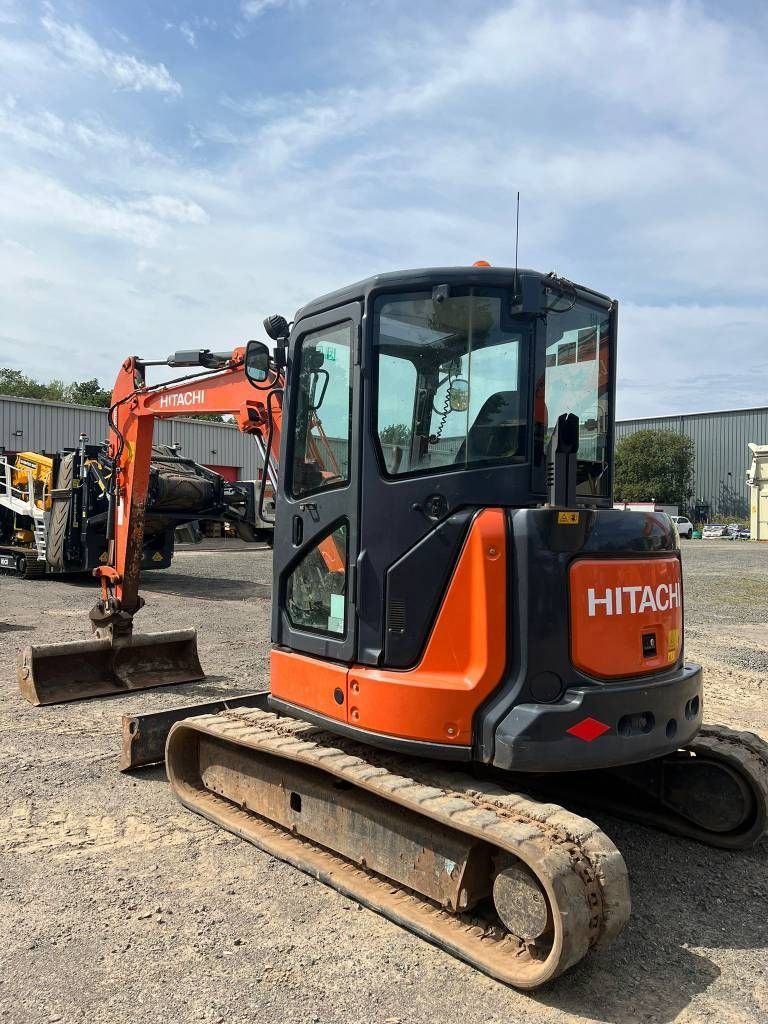 ゆう ZX17U-5N Compact Excavators - Hitachi Construction Machinery Americas