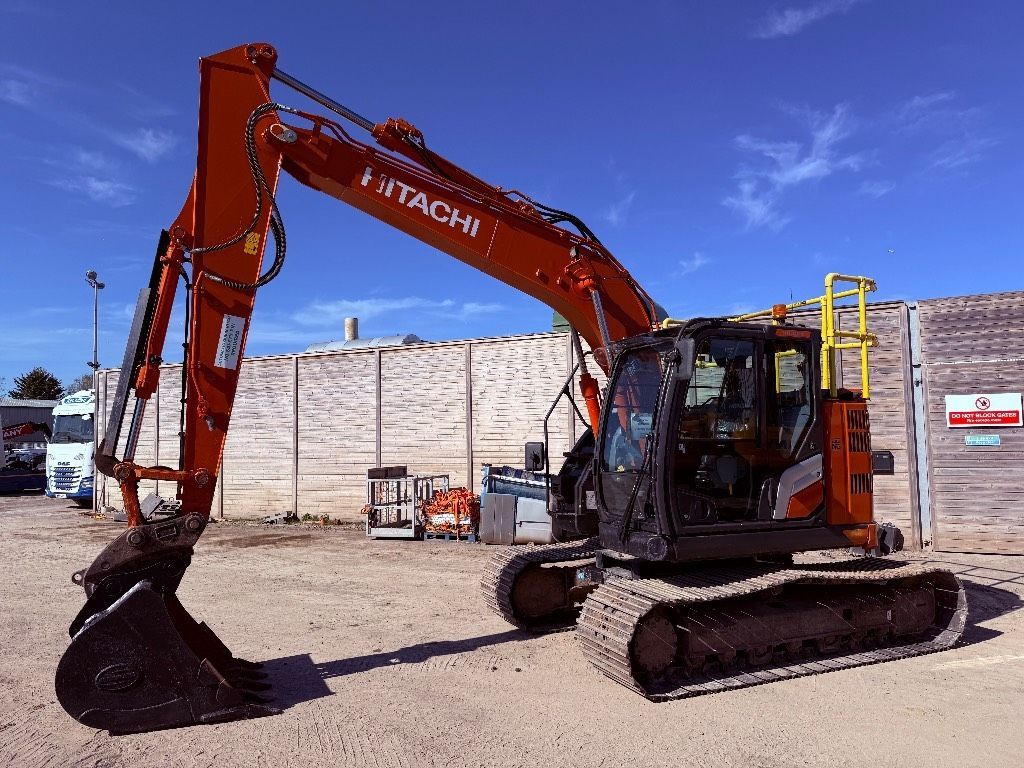 Hitachi zx 135 us-7 Koparka gąsienicowa 62 415 €