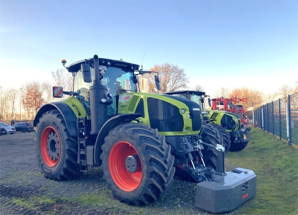 Claas Axion 960 CMATIC CEBIS Tractor €256,500