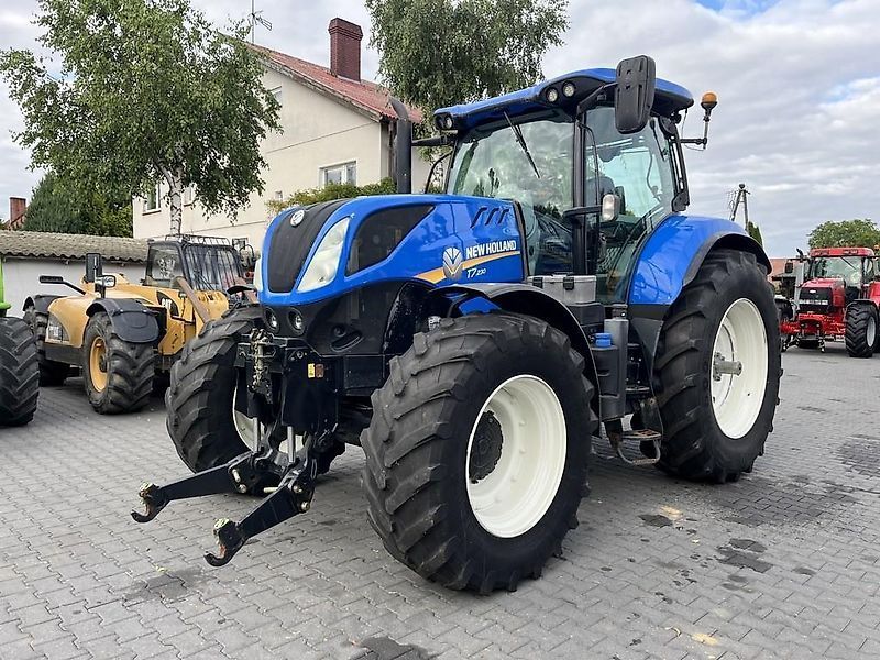 E-FARM: New Holland T7.230 - Tractor - id WQDCLPR - 60.651 EUR - Anul: 2017 - Citeste ore: 6.600,Muterea motorului: 200,Polonia