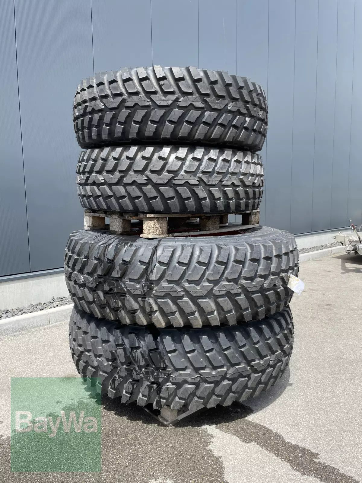 Nokian 440/80 r28 & 540/80 r38 tri2 Колесо и гусеница 10 990 €