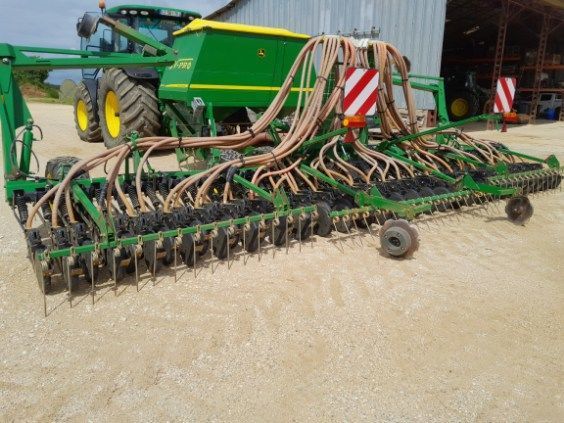 E-FARM: John Deere 740A - Semoir direct - id 3GPXWBN - 49 000 € - Année: 2012 - France