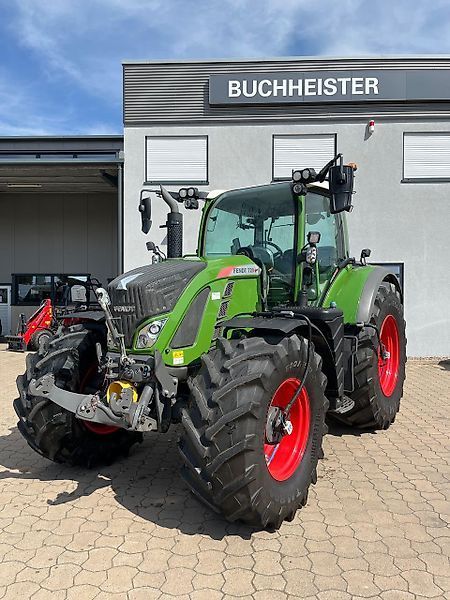 E-FARM: Fendt 720 Vario ProfiPlus - Tractor - id 6E7YMGX - €125,000 - Year of construction: 2019 - Engine hours: 3,966,Engine power (HP): 200,Germany