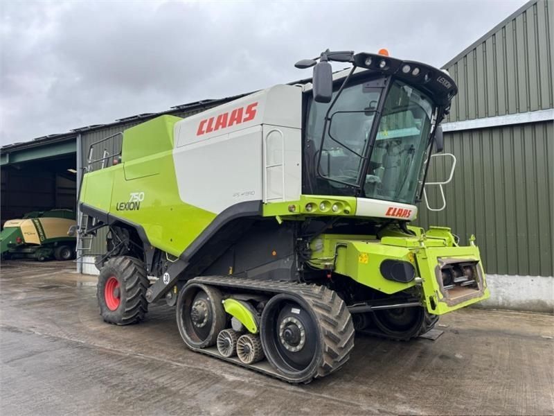 E-FARM: Claas Lexion 750 - Vágóasztal - id FBRLACQ - 112 336 EUR - Gyártási év: 2014 - Üzemóra (motor): 1514,Egyesült Királyság