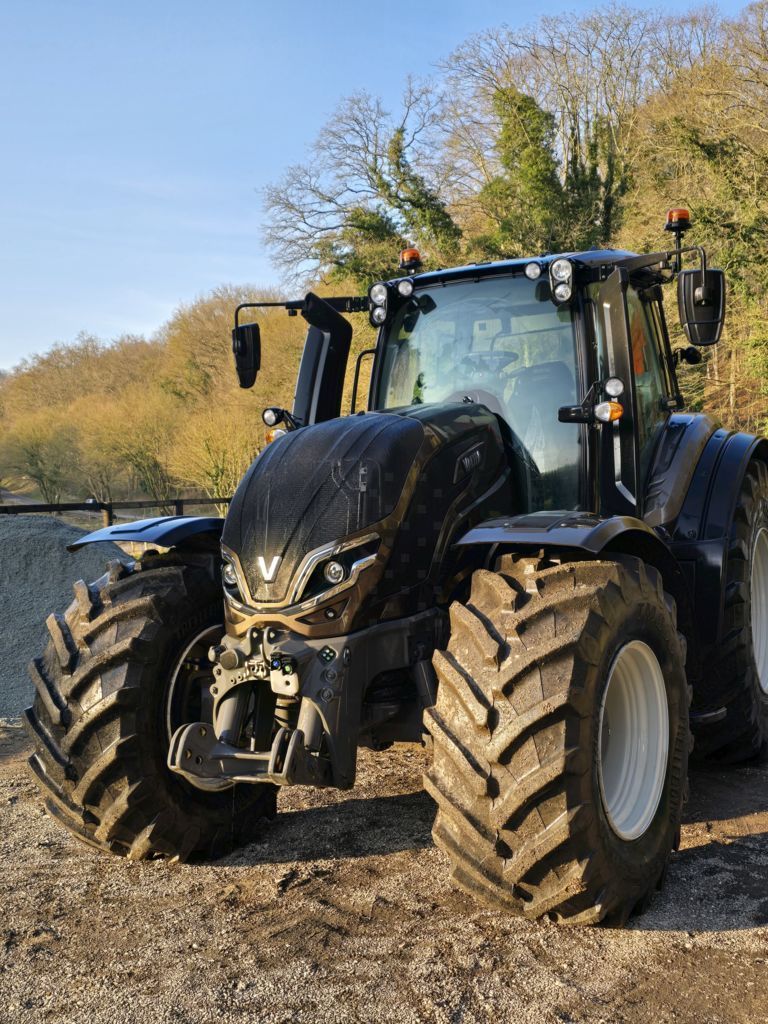 Valtra T175 Direct Tractor €102,000