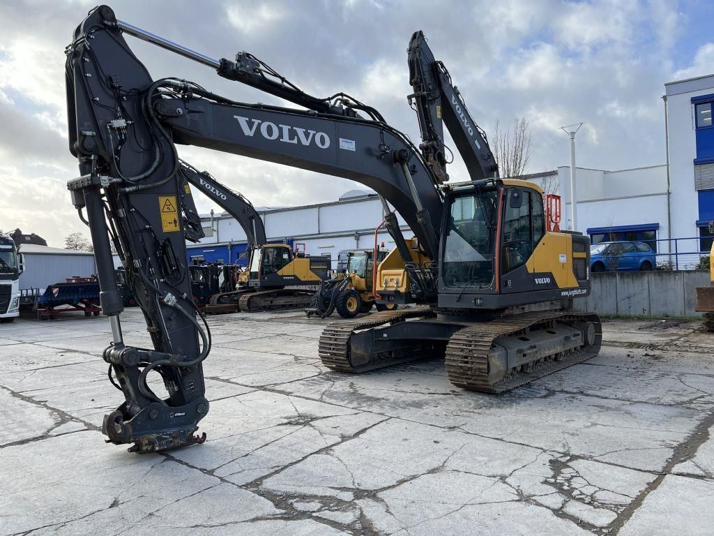 VOLVO ec220el Crawler excavator €177,600