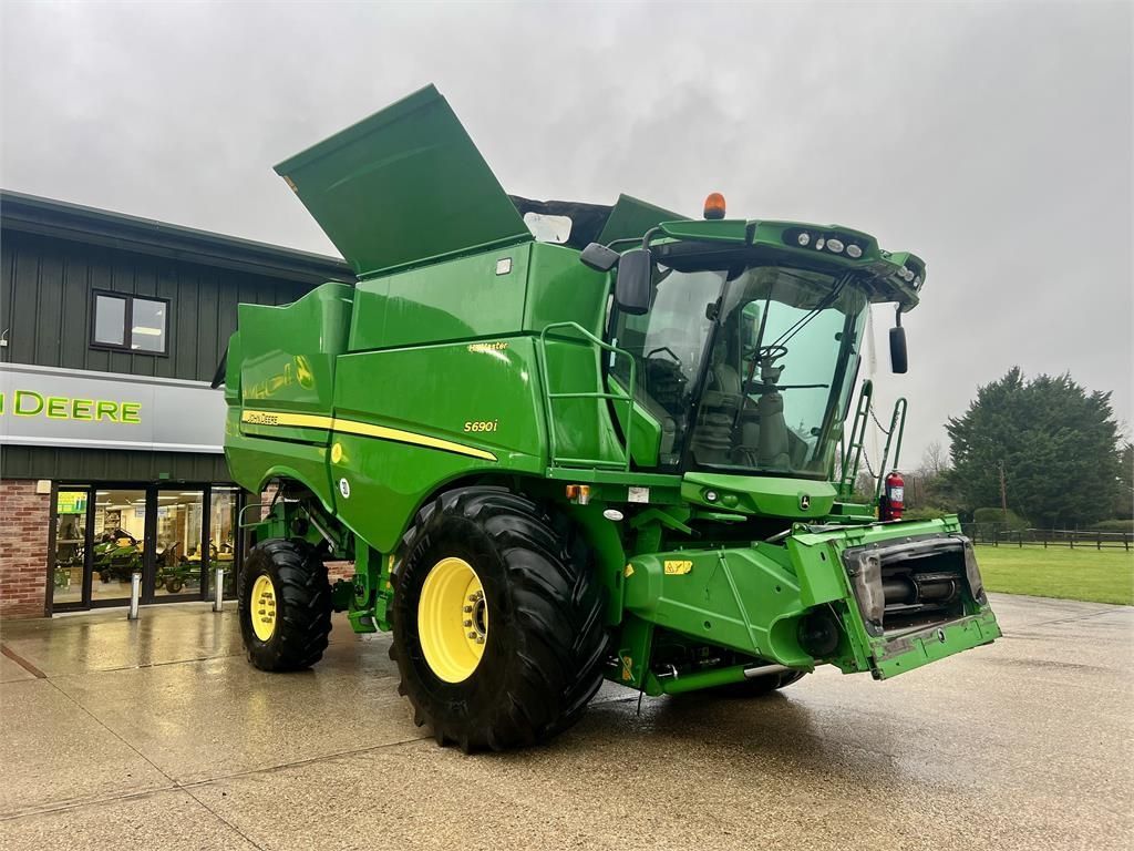 John Deere S 690 Kombájn 133 140 EUR