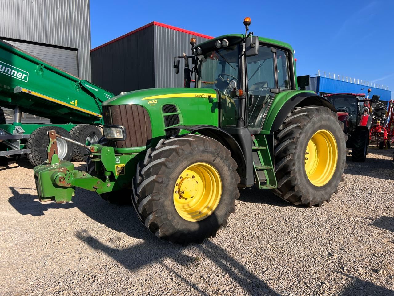E-FARM: John Deere 7430 Premium - Tracteur - id PBVYMQA - 65 000 € - Année: 2010 - Lecture du nombre d'heure: 6 100,Puissance du moteur (chevaux): 175,France