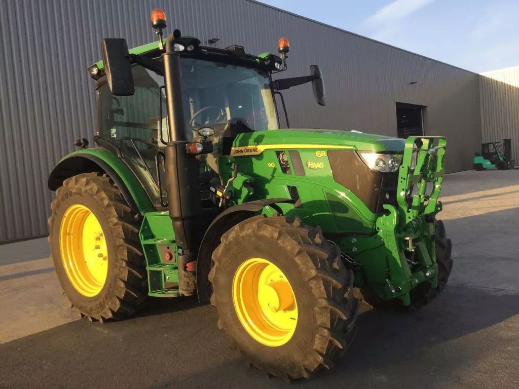 E-FARM: John Deere 6R 110 - Traktor - id BECF4VD - 125.000 € - Baujahr: 2023 - Abgelesene Motorstunden: 205,Motorleistung (PS): 110,Frankreich