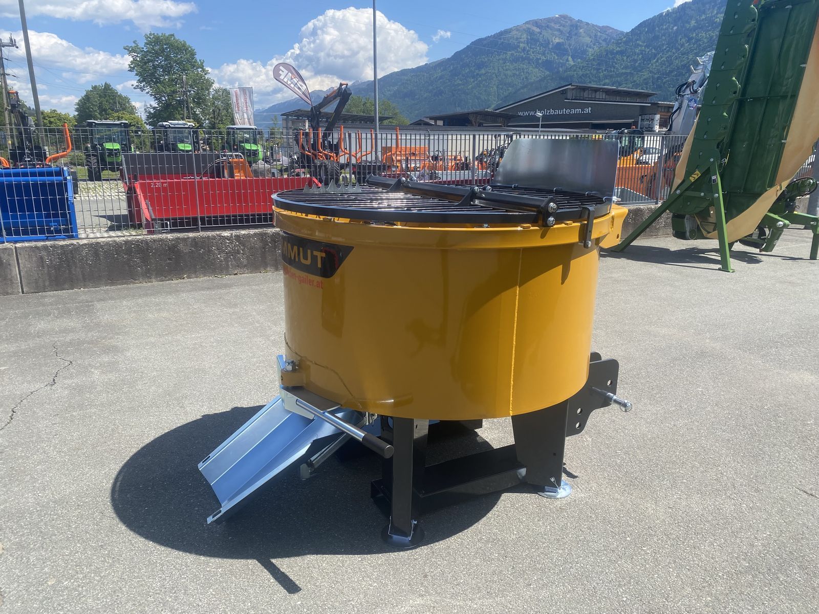 E-FARM: MAMMUT turbo mix tm 125 betonmischer - Concrete Mixer - id VUL4G2A - €3,325 - Engine power (HP): 60 - Austria