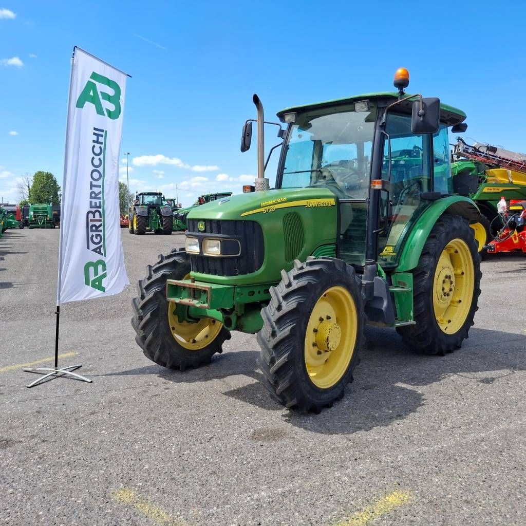 John Deere 5720 Traktor 27 000 €