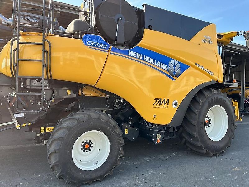 E-FARM: New Holland cr 7.90 8,53m sw + ssw mähdrescher intellisense - Moissoneuse-batteuse - id NKLMXXV - Lecture du nombre d'heure: 160 - Puissance du moteur (chevaux): 419,Allemagne