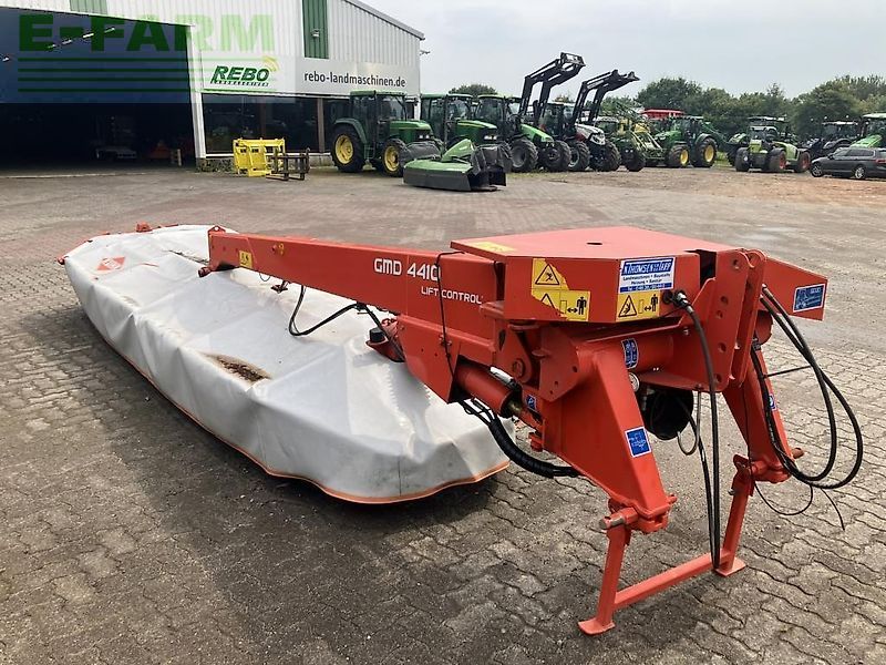 E-FARM: Kuhn gmd 4410 - Faucheuse - id 88GDLYA - 8 500 € - Année: 2015 - Allemagne