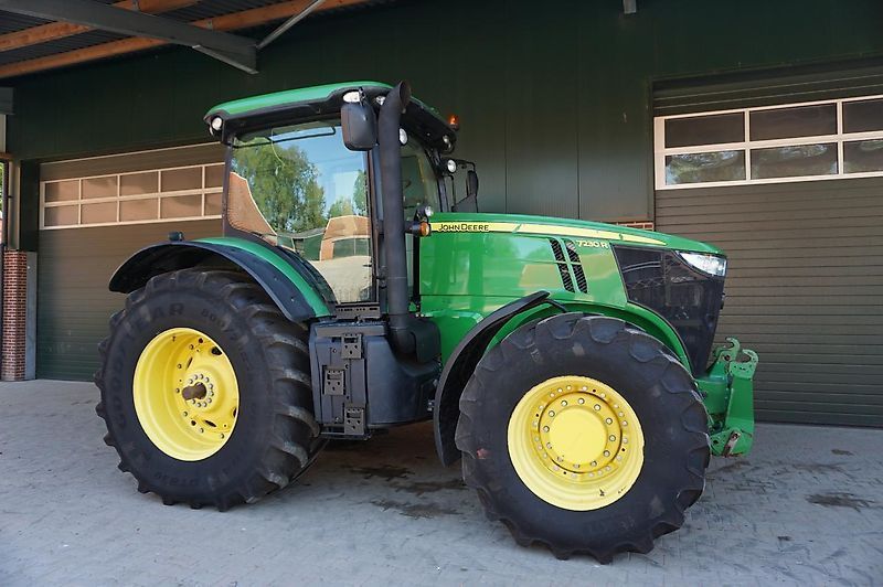 E-FARM: John Deere 7230 R - Tractor - id MPRLX1N - €64,500 - Year of construction: 2012 - Engine hours: 9,250,Engine power (HP): 230,Germany