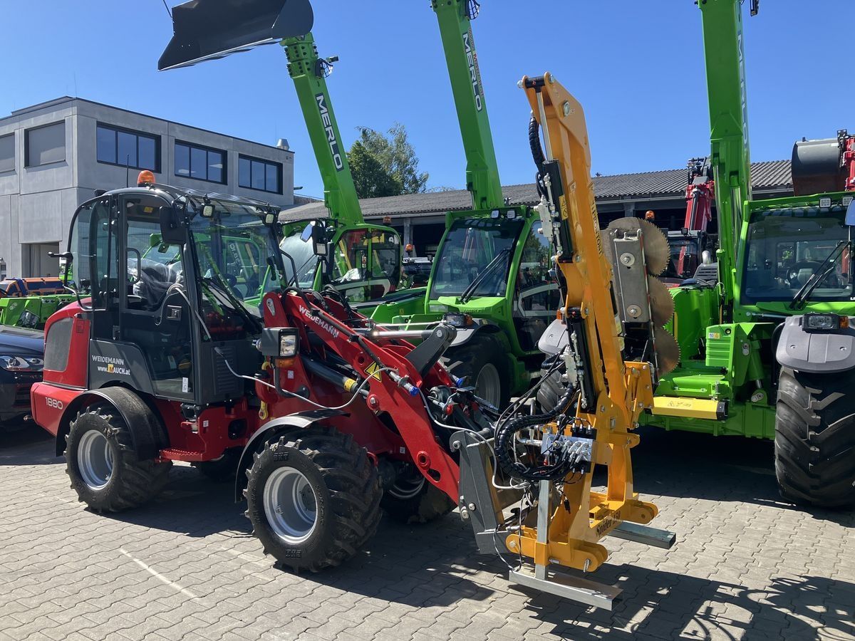 E-FARM: ausleger mit astsäge - Hedge trimmer - id EZS1IVX - €13,000 - Year of construction: 2023 - Austria