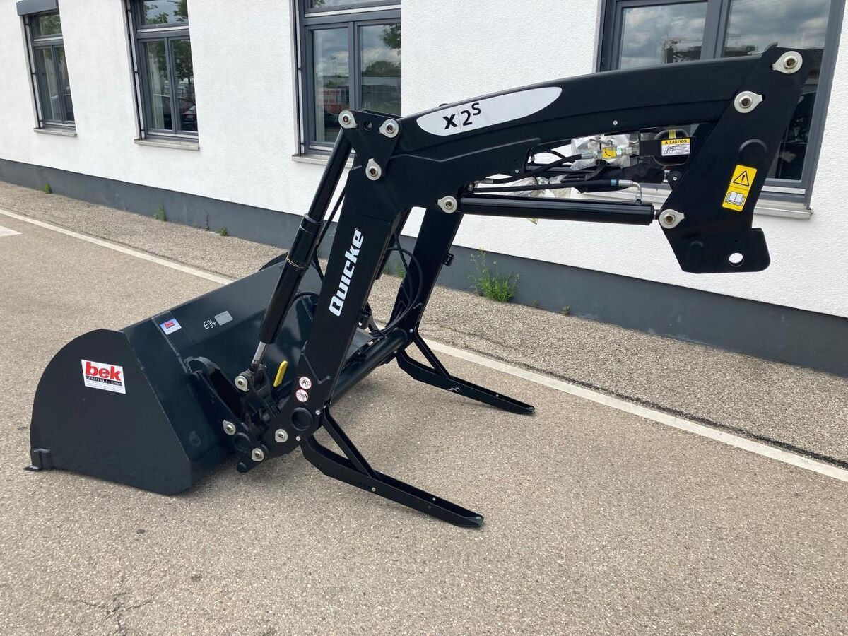 E-FARM: Alö x2s schwinge - Anbaugerät - id IPDVNXC - 5.200 € - Baujahr: 2022 - Deutschland
